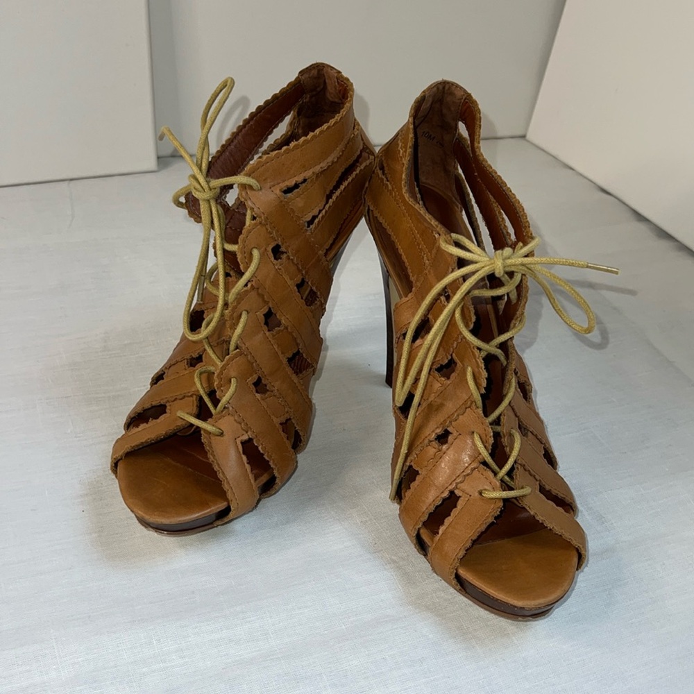 EUC Chinese Laundry Natural Lace Up Lucky Strike Gladiator Stiletto Size 10
